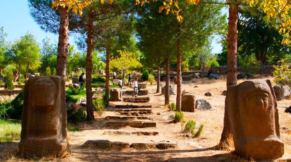 Yesemek Açık Hava Müzesi heykelleri